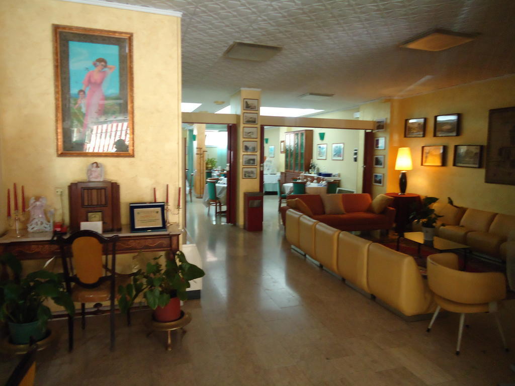 Hotel Ristorante Mommo Polistena ภายนอก รูปภาพ