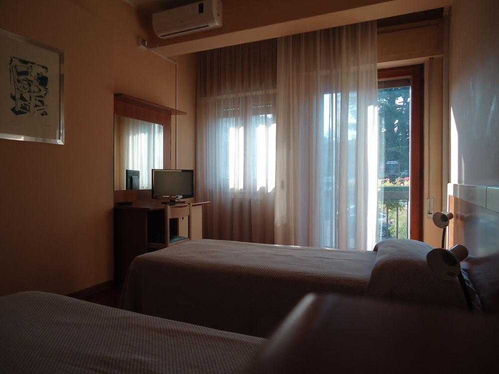 Hotel Ristorante Mommo Polistena ภายนอก รูปภาพ